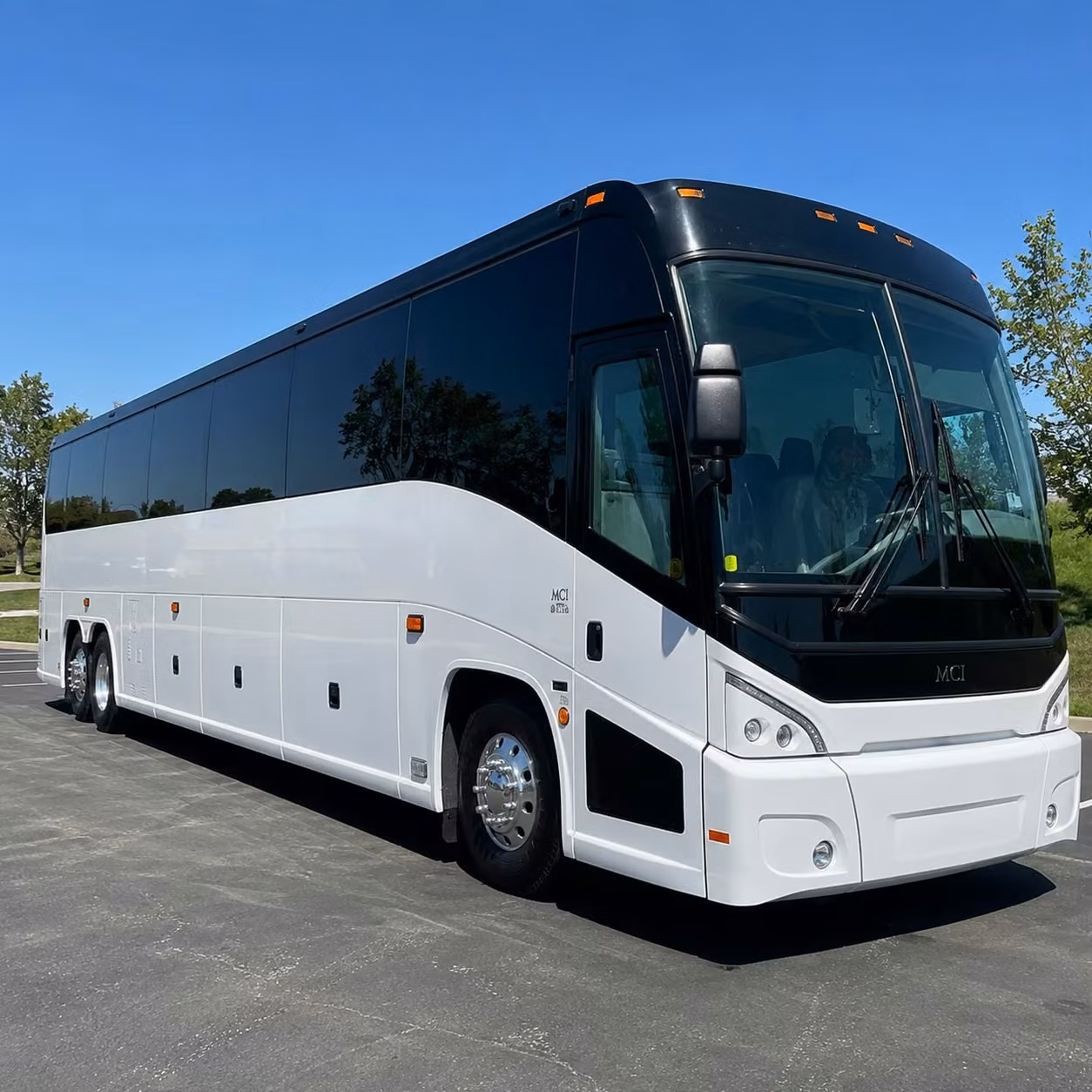 utica groups trust coachbusutica com for seamless airport transfers to syracuse and albany